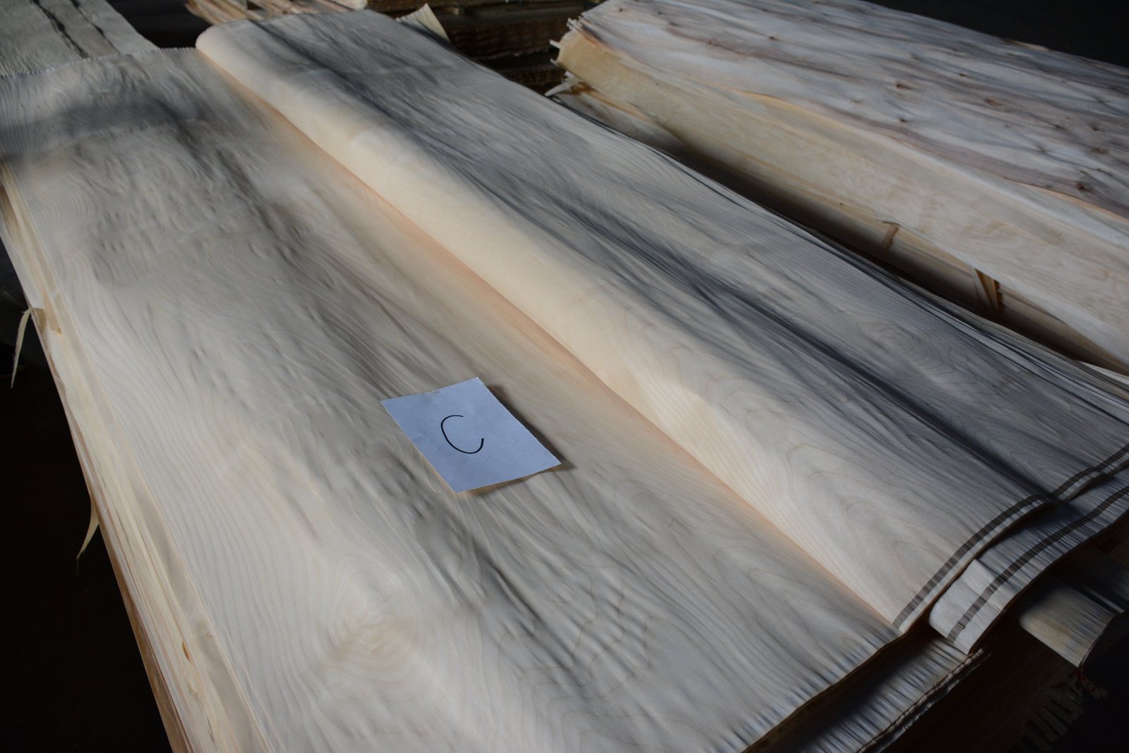 Birch Veneer Sheets | C+ to F Grades, 0.19-0.55 mm