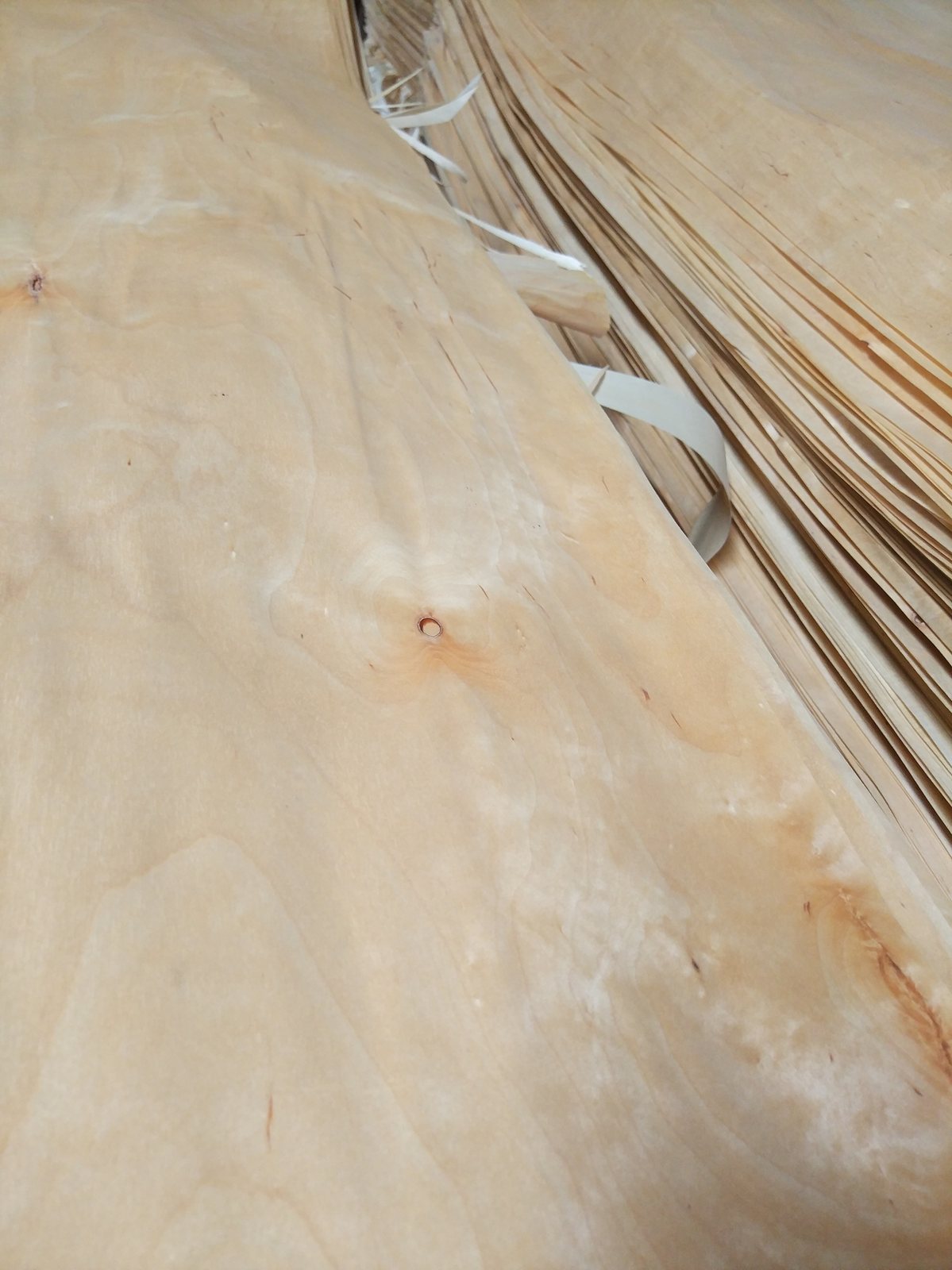 Birch Veneer Sheets | C+ to F Grades, 0.19-0.55 mm